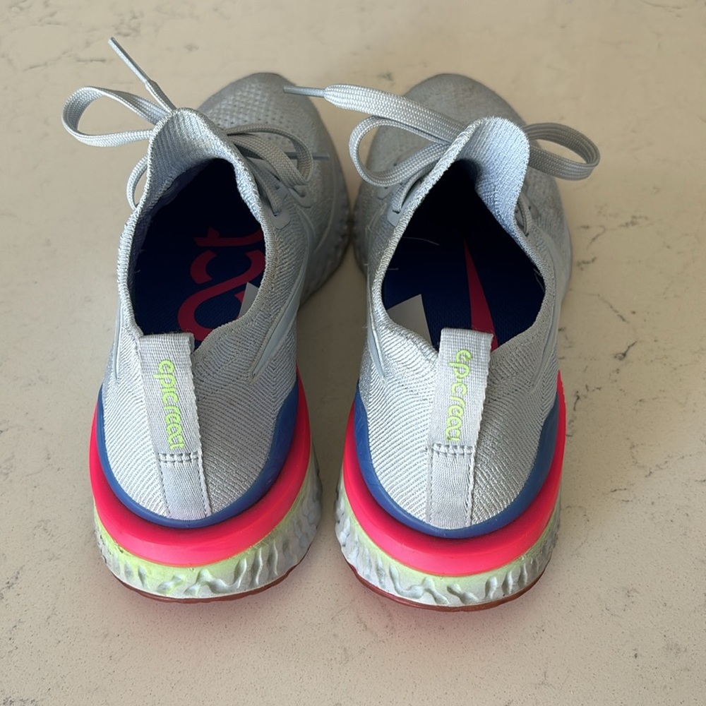Nike Epic React Flyknit 2
Hydrogen Blue Sapphire Hyper Pink - Picture 3 of 8
